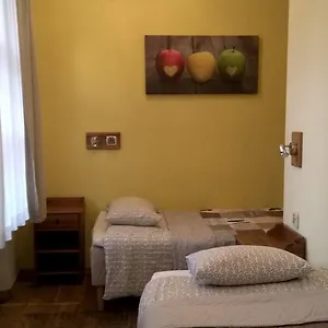 Hostel Intro